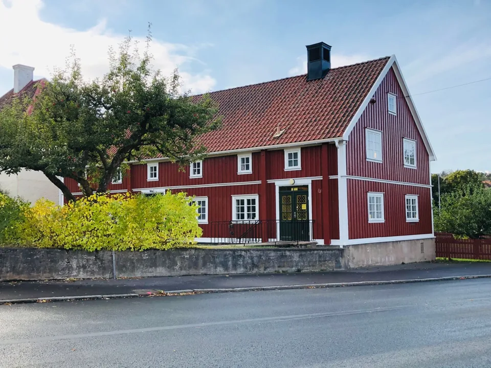 Tak & fönster. Illustrationsfoto, inte Holvers personal eller projekt.
